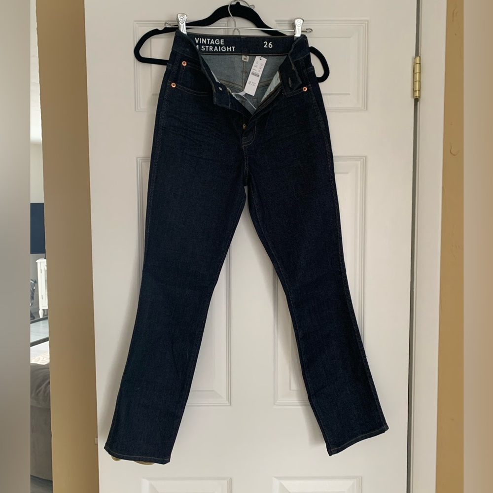 Brand New with tag J crew Curvy Vintage Slim Straight jean. Rinse wash. 10” rise